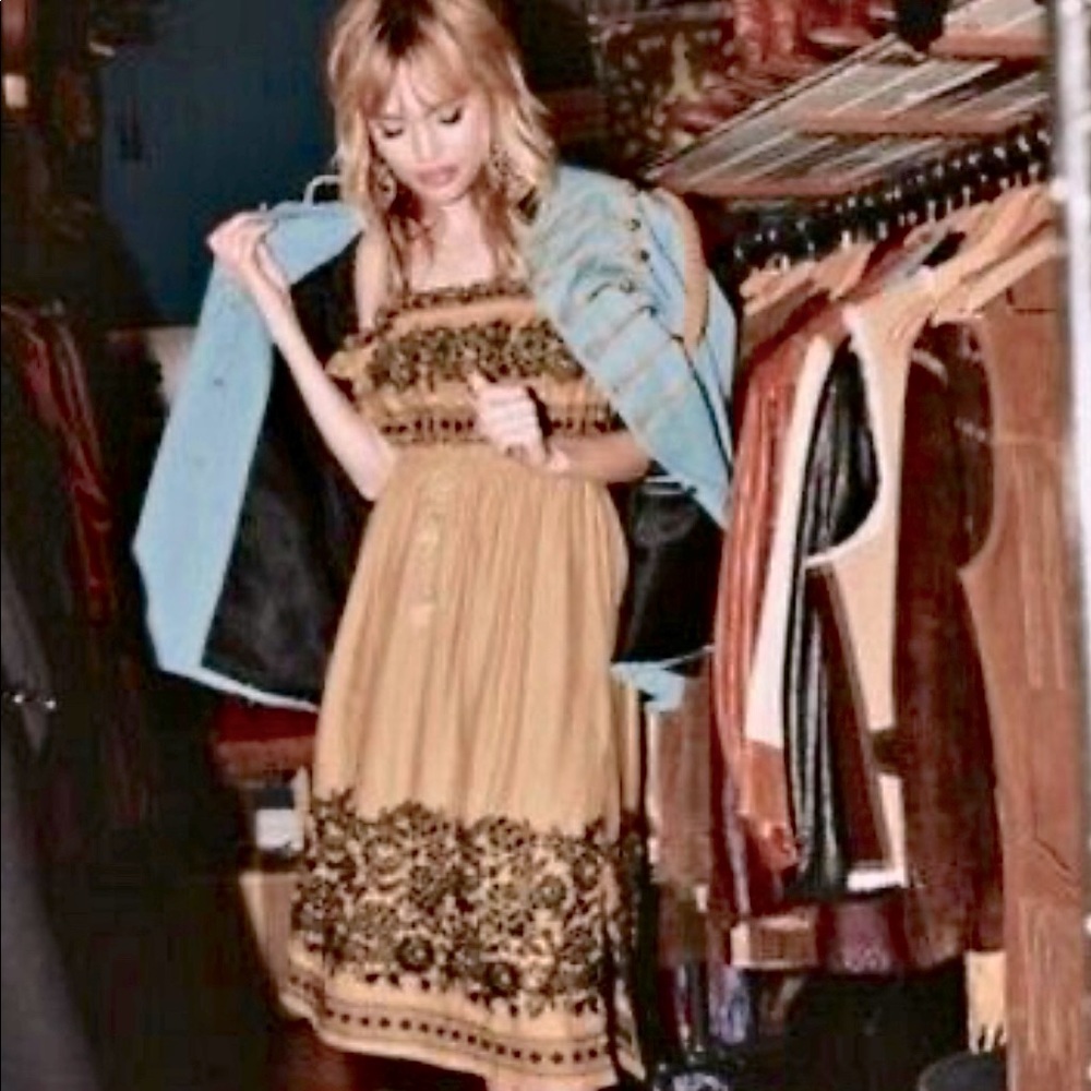 BNWT Spells Venus off the shoulder dress